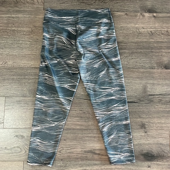 Aerie Chill. Play. Move crop leggings 21” - Picture 5 of 8